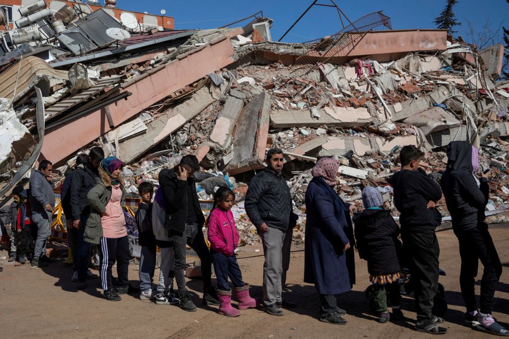 Σεισμός Τουρκία: Ξεπέρασαν τις 44.000 οι νεκροί – Συγκλονιστικές μαρτυρίες σεισμόπληκτων