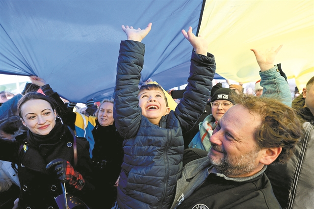 Ο γέλως, ο κατάγελως και η επανάσταση