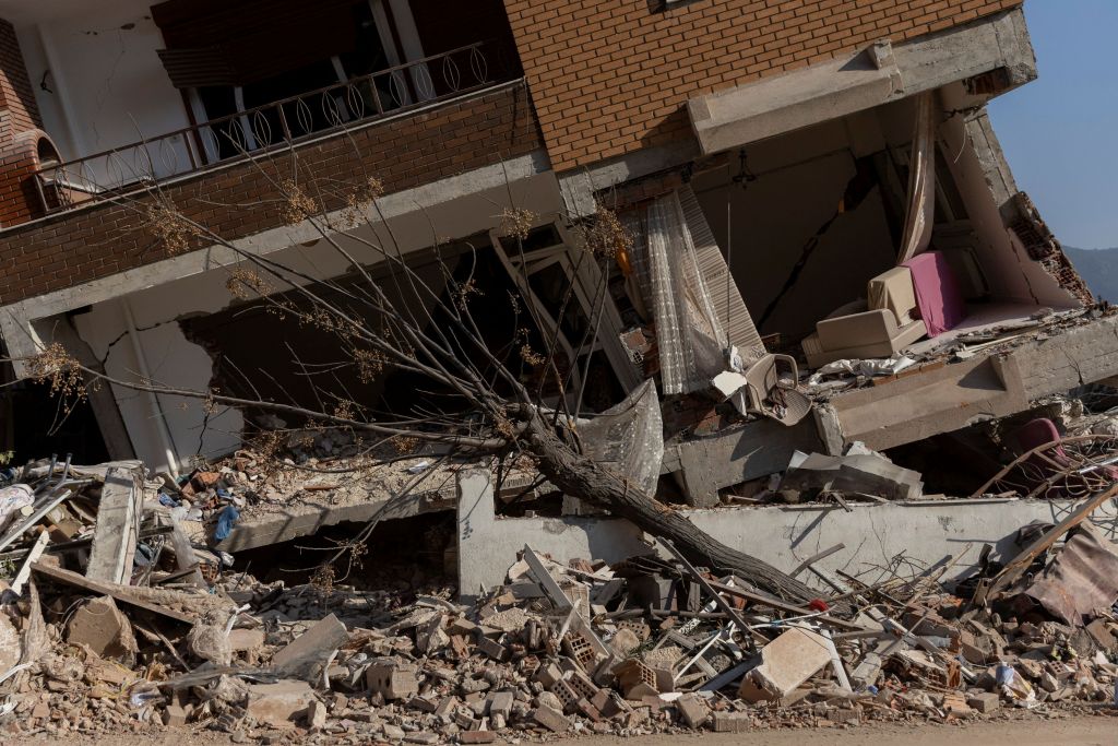 Σεισμός στην Τουρκία: Τουλάχιστον 4 νεκροί και δεκάδες τραυματίες – Κατέρρευσαν κτίρια