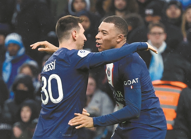 Εσπασαν τα κοντέρ και τα ρεκόρ