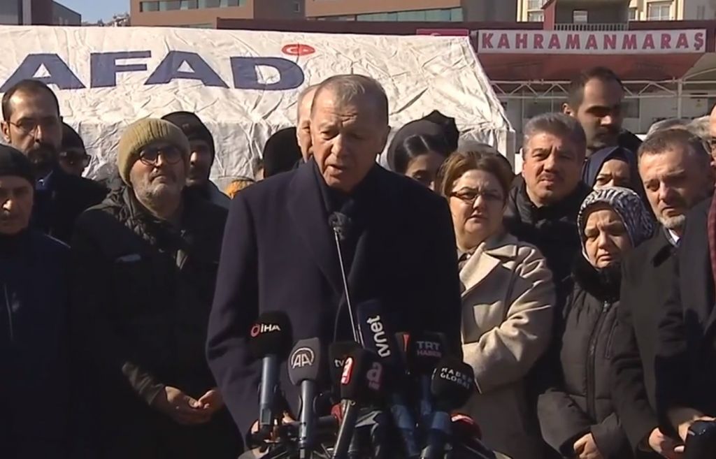 Ερντογάν: Στην Καχρανμαρμαράς ο Τούρκος πρόεδρος – Πόσοι είναι οι νεκροί μέχρι τώρα