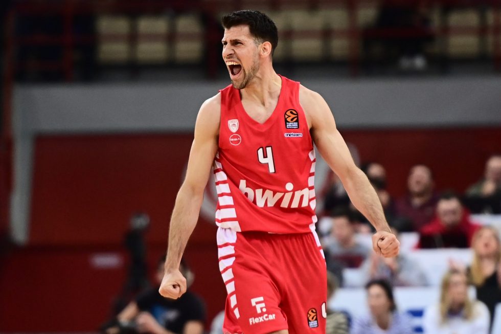 Θρύλος – παλικάρι «έπνιξε» και την Εφές