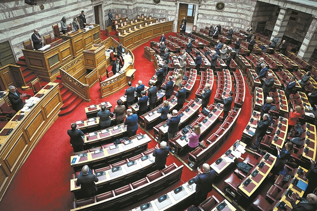 Μισή συναίνεση για το μπλόκο στο κόμμα Κασιδιάρη