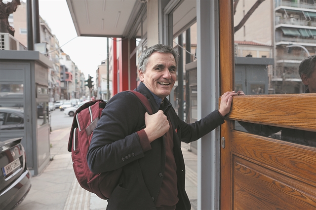 Αναμέτρηση Τσίπρα και βαρόνων