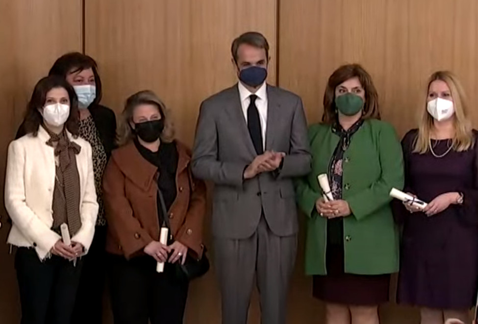 Μητσοτάκης σε υγειονομικούς: «Κάνατε τη διαφορά στην πανδημία – Η υγεία, κεντρική μας προτεραιότητα»