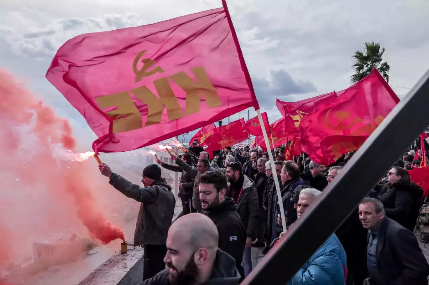 Συλλαλητήριο του ΚΚΕ στον Πειραιά για το αεροπλανοφόρο «George W. Bush»