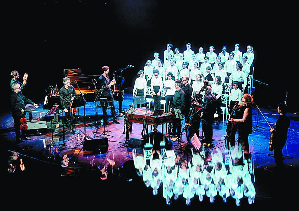 Το άλμπουμ που ενώνει γίντις, Ρομά, αρμένικα