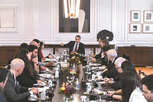 Συμφωνία για το μισθολογικό, δέσμευση για τις σπουδές