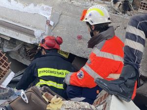 Σεισμός Τουρκία: Το ευχαριστώ τούρκου διασώστη στην ΕΜΑΚ – «Ευτυχώς που υπάρχετε»