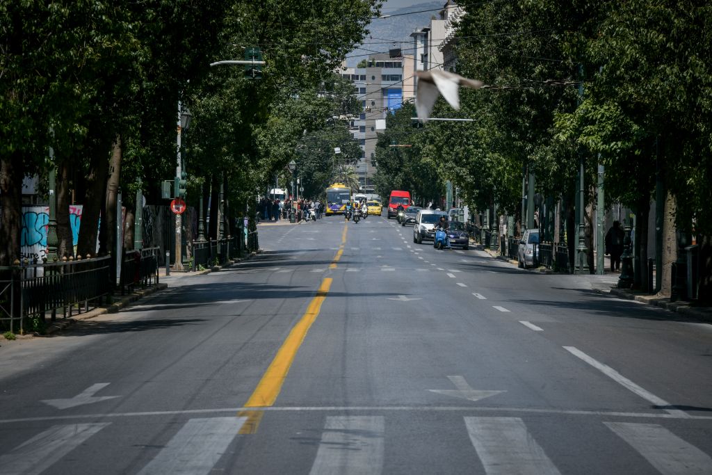 «Ζαλίζει» το πρόστιμο για όσους καταλαμβάνουν θέσεις στάθμευσης στο δρόμο