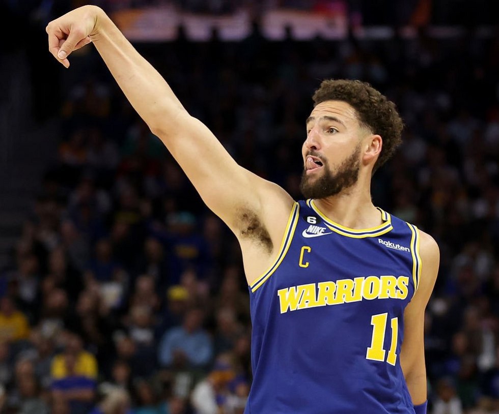 Έκλεψε την παράσταση ο Τόμπσον στη μεγάλη νίκη των Γουόριορς