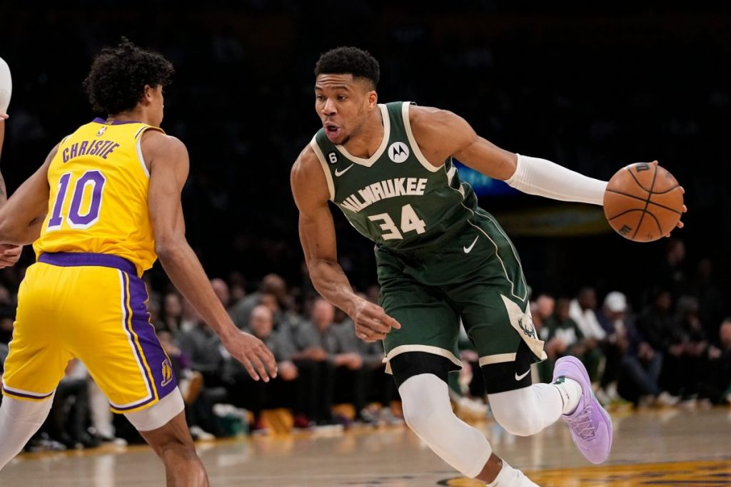 Λος Αντζελες Λέικερς – Μιλγουόκι Μπακς 106-115: «Αλωσαν» το Λος Αντζελες οι Μπακς του φοβερού Γιάννη