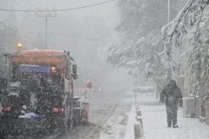 Η Μπάρμπαρα παραλύει τη χώρα