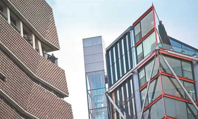 Η Τέιτ Μόντερν έχασε από τους… γείτονές της