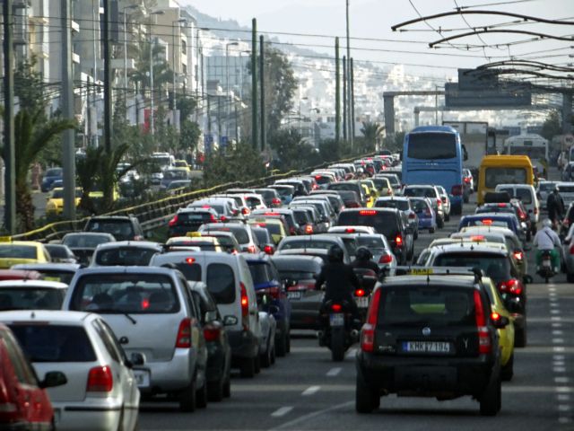 Κυκλοφοριακό έμφραγμα στο λεκανοπέδιο – Σημειωτόν εκατοντάδες χιλιάδες αυτοκίνητα | tanea.gr