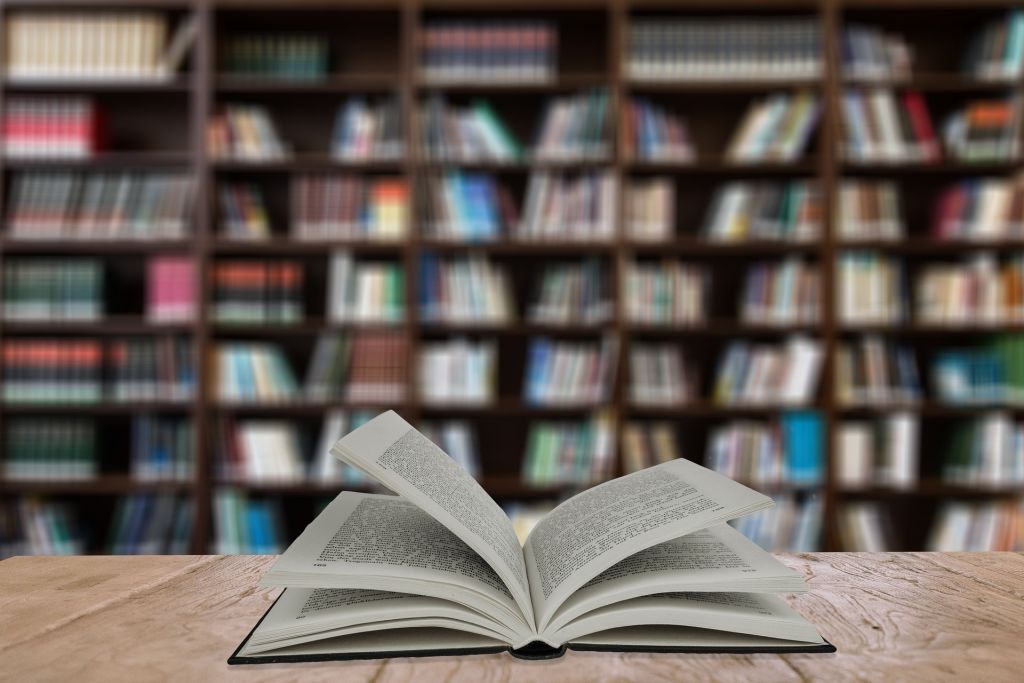 Φυλακές: Δόθηκαν 7.500 βιβλία στις βιβλιοθήκες σωφρονιστικών ιδρυμάτων της χώρας