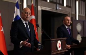 Σεισμός στην Τουρκία: Επικοινωνία Δένδια με Τσαβούσογλου μετά τα φονικά Ρίχτερ
