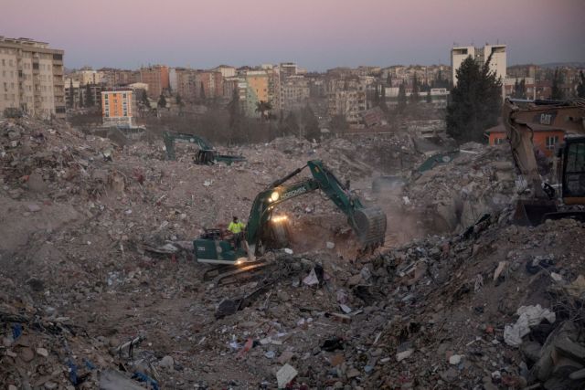 Γιατί πεθαίνουν τόσο πολλοί άνθρωποι μετά τη διάσωσή τους;