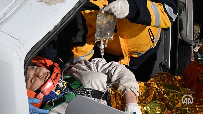 Σεισμός στην Τουρκία: Η 17χρονη Αλέινα διασώθηκε μετά από σχεδόν 250 ώρες στα συντρίμμια