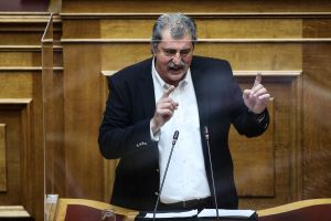 Βουλή – Επιτροπή Δεοντολογίας: Εισηγείται άρση ασυλίας Πολάκη για συκοφαντικές αναρτήσεις κατά Μαραβέγια