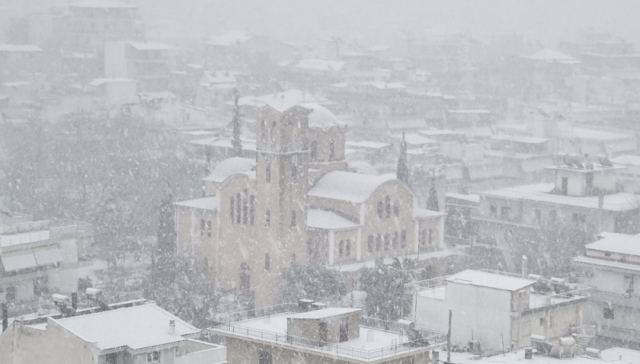 Κακοκαιρία «Μπάρμπαρα»: Χιόνια και κλειστά σχολεία στη Λαμία | tanea.gr