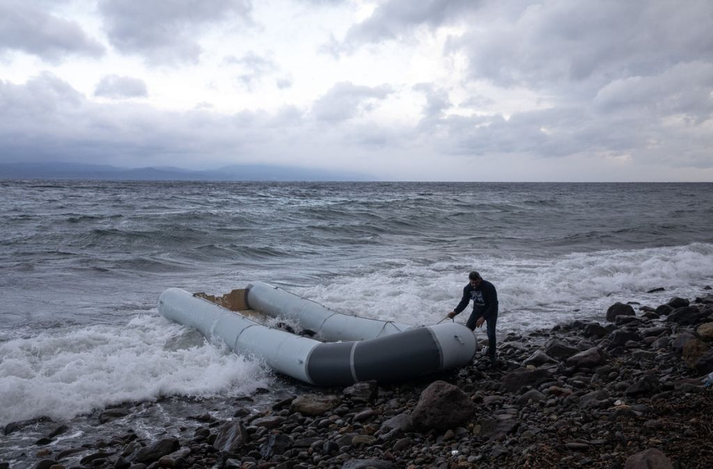 Πάνω από 11 νεκροί σε ναυάγιο με μετανάστες στη Λιβύη