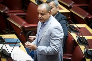 Νεκτάριος Σαντορινιός: Ενός λεπτού σιγή στη Βουλή στη μνήμη του – Στη Ρόδο η κηδεία του