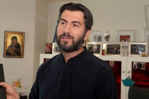 Ακόμα στον… πάγο η υπόθεση της Κιβωτού, νέα προθεσμία πήρε ο πατέρας Αντώνιος