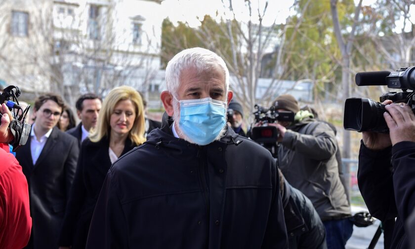 Πέτρος Φιλιππίδης: Καταδικάστηκε σε 8 χρόνια κάθειρξη, αλλά αφέθηκε ελεύθερος | tanea.gr