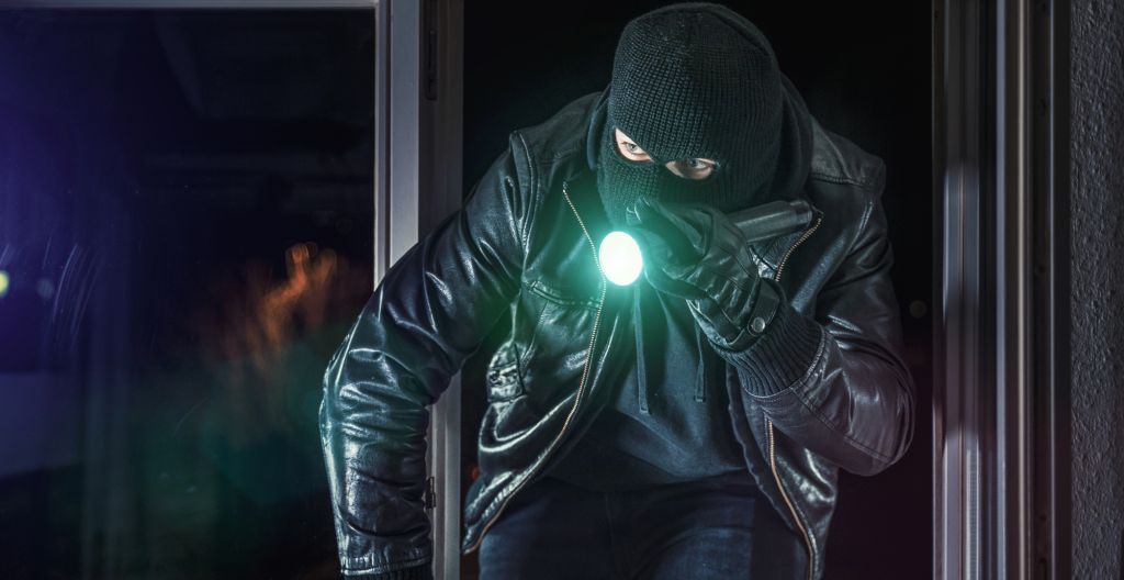 Τα πέντε σημάδια που μαρτυρούν ότι κλέφτες παρακολουθούν το σπίτι σας