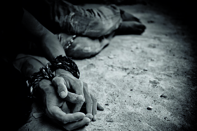 Trafficking: Εξαρθρώθηκε κύκλωμα στην Αθήνα – Κρατούσε φυλακισμένες 20 γυναίκες σε ξενοδοχείο