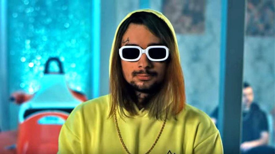 Sin Boy: Η φωτογραφία μέσα από το ασθενοφόρο και οι φήμες που παίρνουν «φωτιά»