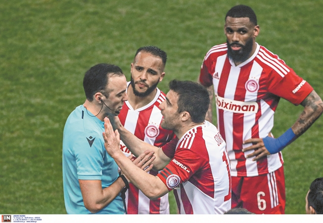 Ποιοι θέλουν να τινάξουν (και γιατί) το πρωτάθλημα στον αέρα;