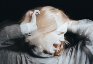 Η ζωή με μια σχιζοφρενή μητέρα – Συγκλονιστική εξομολόγηση