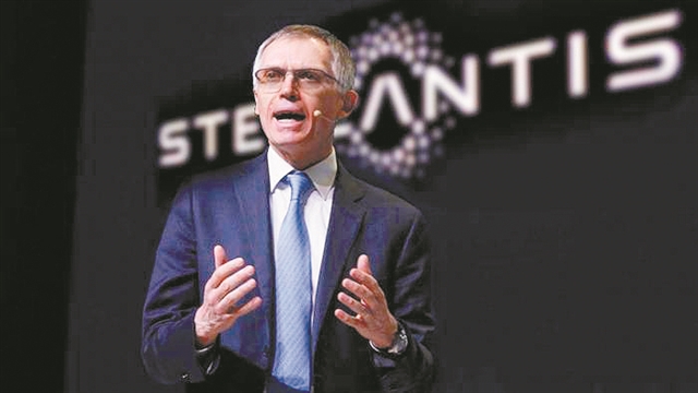 STELLANTIS: Προειδοποιεί για τη βίαιη μετάβαση