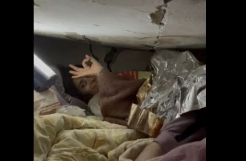 Συγκλονιστικά βίντεο από τις επιχειρήσεις της ΕΜΑΚ μέσα στα συντρίμμια