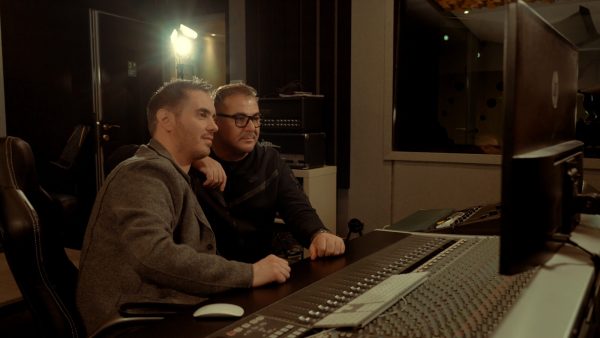 «Να Ξαναμετρήσω»: Συνεργασία έκπληξη του Αντώνη Ρέμου με τον Μιχάλη Χατζηγιάννη