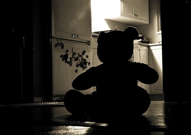 Στην αντεπίθεση περνά ο πατέρας για τον βιασμό του 4χρονου