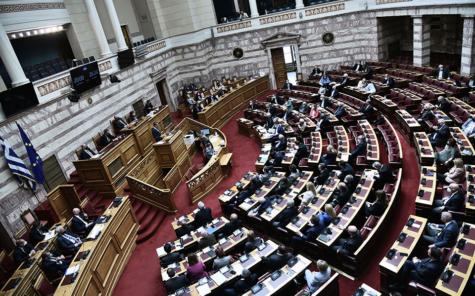 Βουλή: Ισως και σήμερα το νομοθετικό μπλόκο στο κόμμα Κασιδιάρη