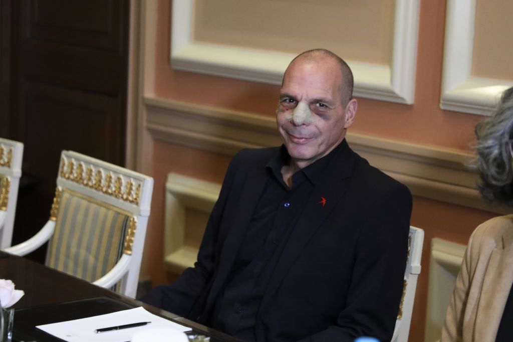 Νέα προσαγωγή για τον ξυλοδαρμό του Βαρουφάκη