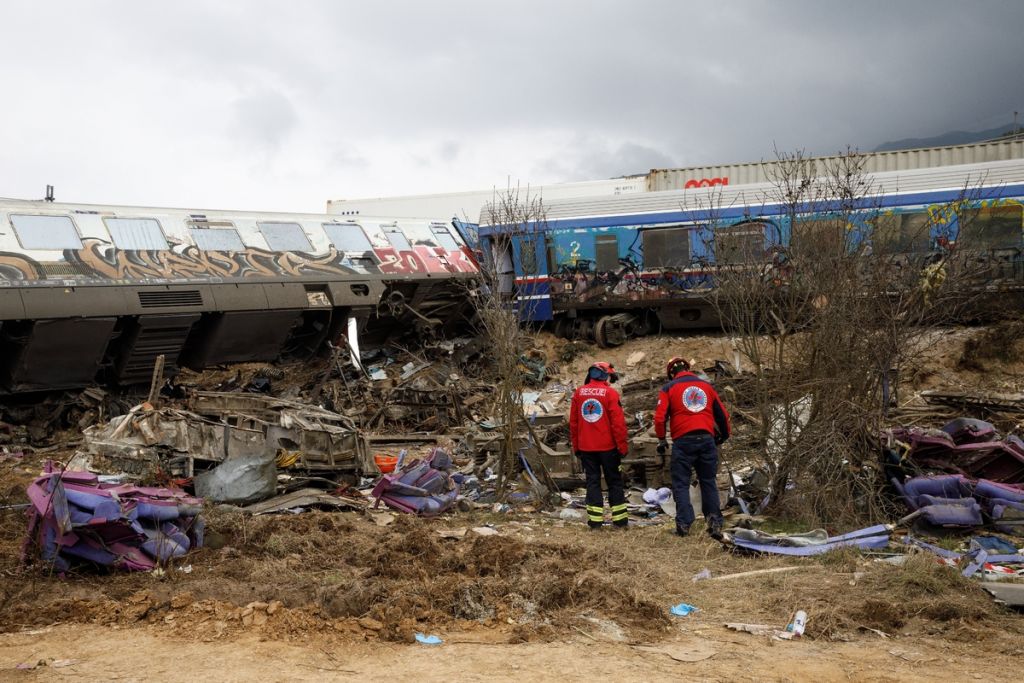 Τέμπη: Προσβολή νεκρών – Η Hellenic Train επέστρεψε σε οικογένειες το αντίτιμο του εισιτηρίου γιατί το ταξίδι «δεν ολοκληρώθηκε»