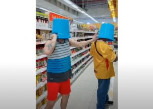 Φάρσα του Tik Tok έστειλε στο νοσοκομείο μητέρα διδύμων