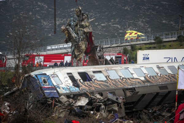 Τέμπη: Τι θα ισχυριστούν ο επιθεωρητής και ο δεύτερος σταθμάρχης για το μοιραίο βράδυ του δυστυχήματος