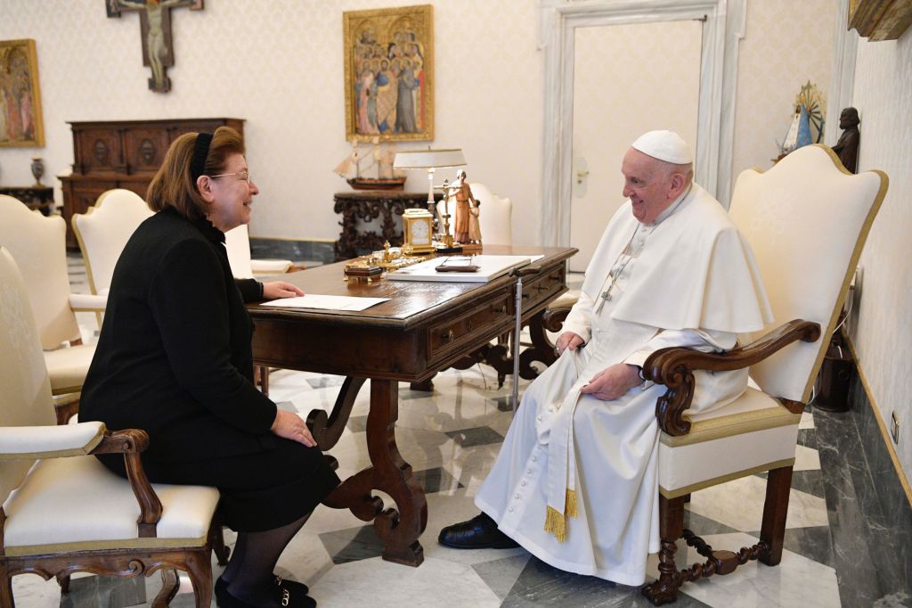 Πάπας Φραγκίσκος: Συναντήθηκε με τη Λίνα Μενδώνη