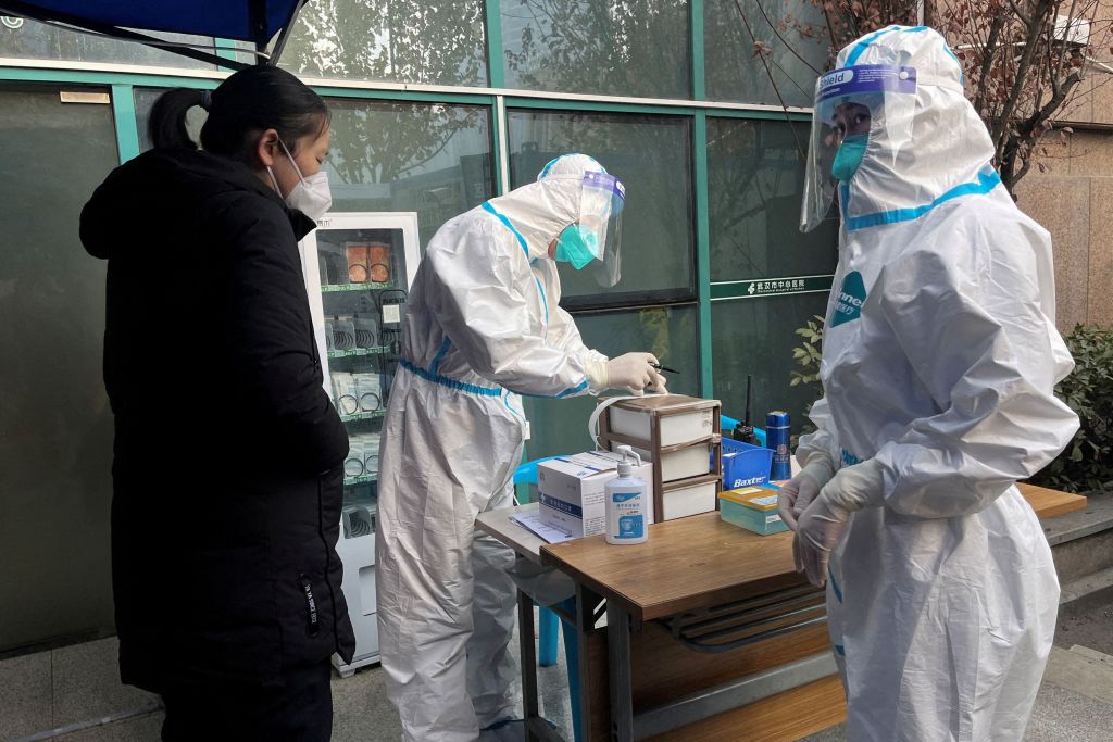 Κοροναϊός: Σε διαρροή από εργαστήριο της Ουχάν οφείλεται η πανδημία