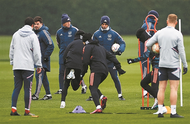 «Μάχη σε όλα τα μέτωπα»