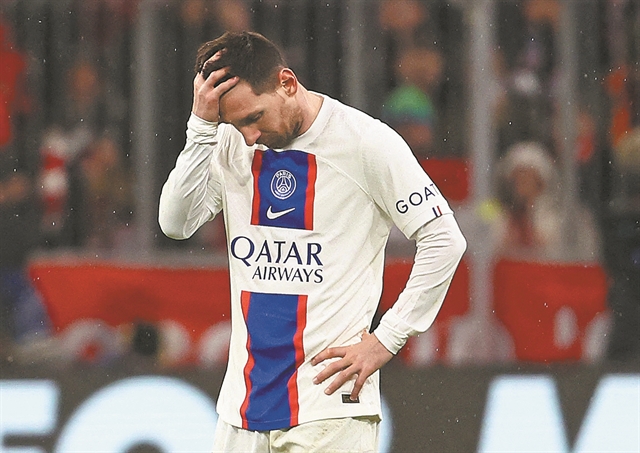 Φεύγουν όλοι από το Παρίσι σε χρόνο ρεκόρ