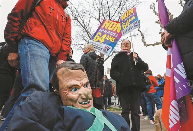 «Ο Μακρόν θα σπάσει, εμείς θα νικήσουμε»