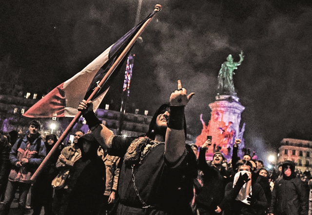 Ο νόμος των σουλατσαδόρων