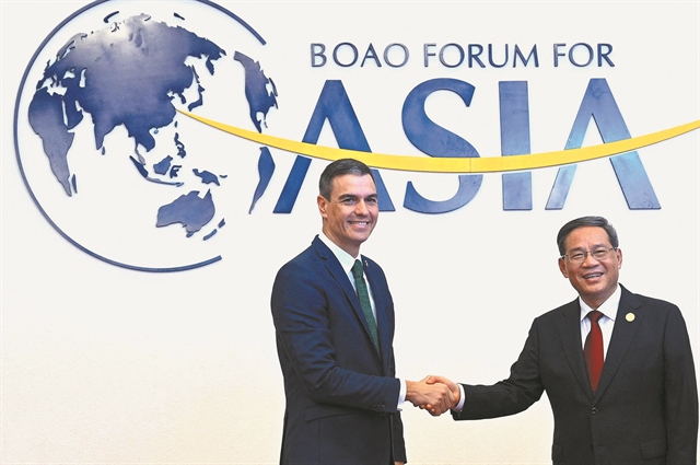 Ο Σάντσεθ ανοίγει τον χορό με τον Σι